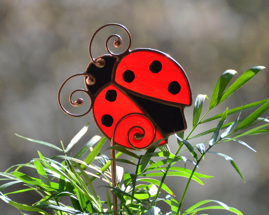 Ladybug stake garden decor, stained glass plant stake, ladybug pot ornament, ladybug suncatcher, pot decoration, Tiffany glass art