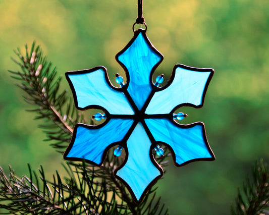 Stained Glass Snowflake Ornament – Christmas Window Hanging Suncatchers – Handmade Holiday Decor – Winter Gift – Frosted Glass Decoration